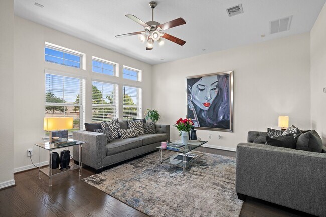 Foto del edificio - 9679 Towne Lake Pkwy