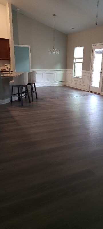 Foto del edificio - 160 River Glen Dr