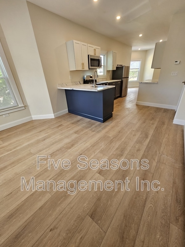 Photo - 75 Loomis St Apartment