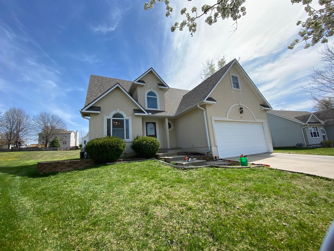 111 Deerfield Dr, Warrensburg, MO 64093 House Rental in Warrensburg