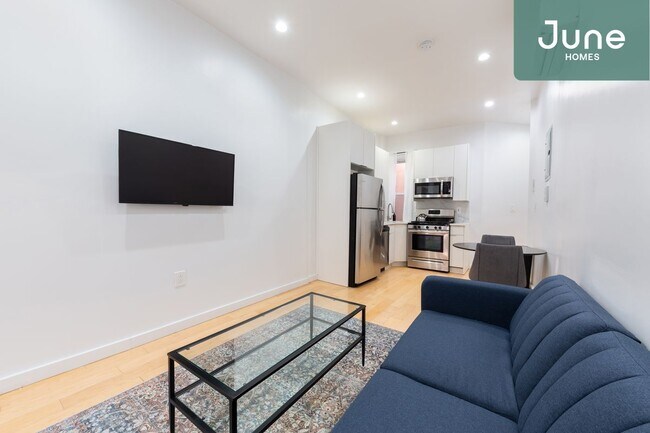 Building Photo - ROOM ONLY in 4-bed/2.0-bath Home