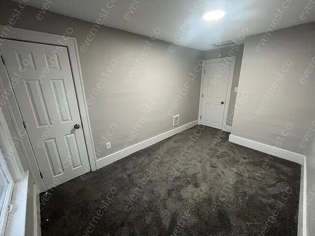 Building Photo - 3633 Almeda Dr