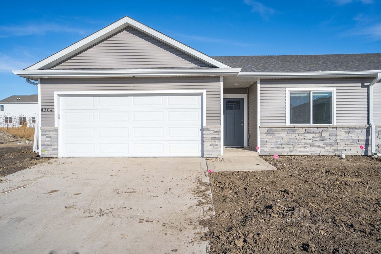 Building Photo - OPEN HOUSE SATURDAY 10am-1pm - One Month FREE Rent - New 3 Bedroom Ranch Twinhome!