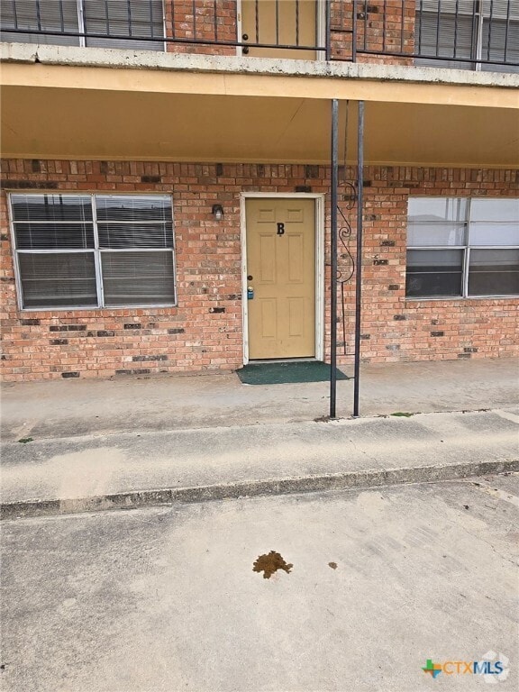 Building Photo - 309 Sunset Ln