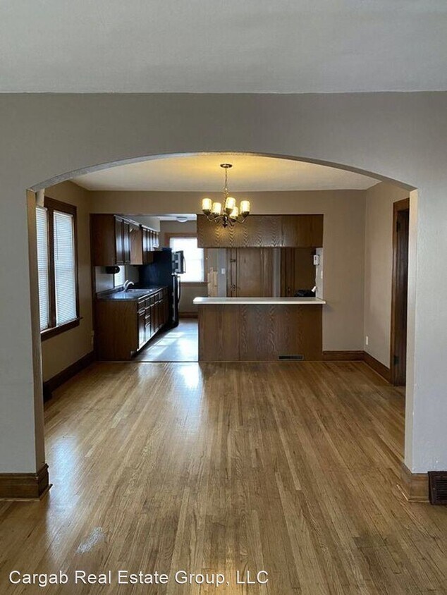 Foto principal - 5 br, 2 bath House - 412 Minnesota Ave SE