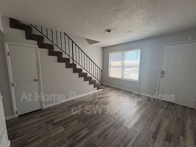 Building Photo - 3353 E Linwood St
