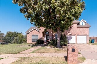 Building Photo - 2318 Balleybrooke Dr
