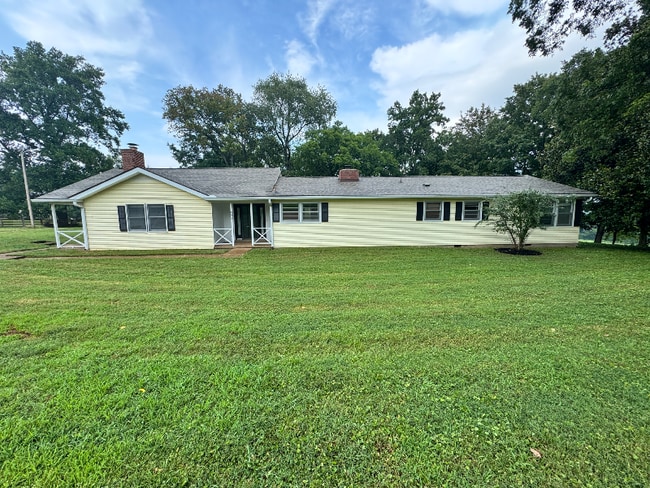 Building Photo - 432 Menees Ln