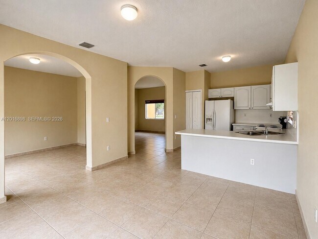 Foto del edificio - 705 SE 13th Terrace