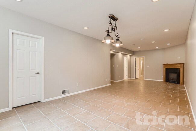 Foto del edificio - 15012 Viewcrest Ln