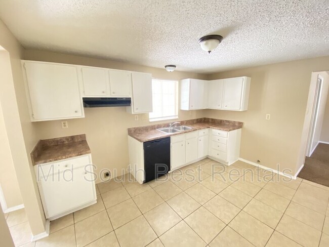 Foto del edificio - 7425 Doncaster Ln (Southeast)