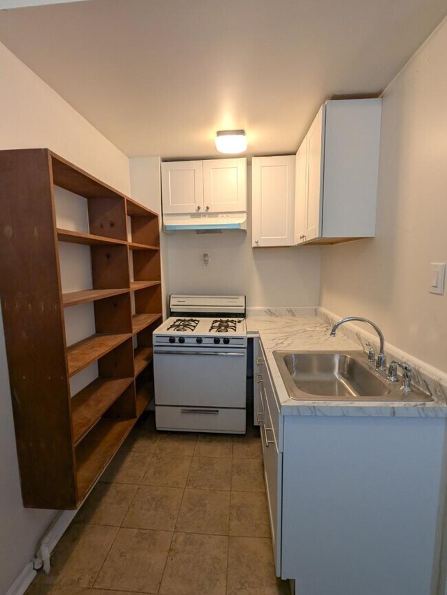 Building Photo - 2 bedroom in New York NY 10012