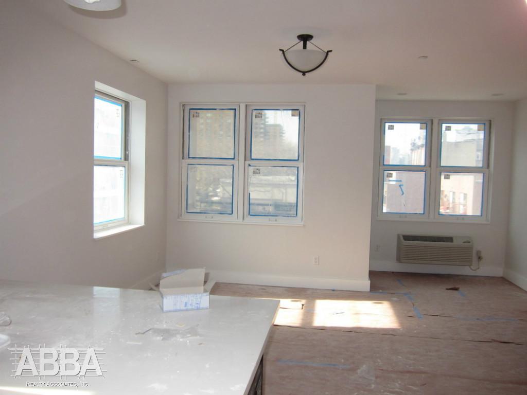 Primary Photo - 200 Classon Ave