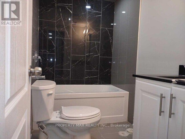 Photo du bâtiment - 117 Luella Crescent