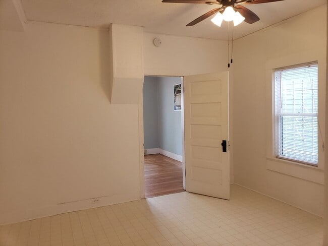 Building Photo - Immaculate 3 Bedroom, 2 Bath, 1932 sqft. H...