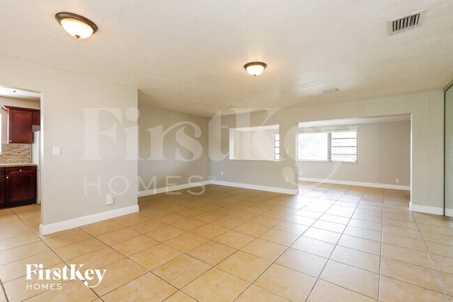 Foto del edificio - 1345 NW 188th St