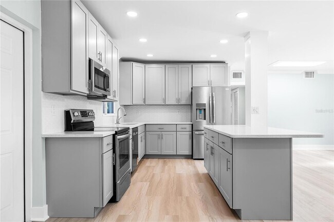 Foto del edificio - 4811 Juanita Way S