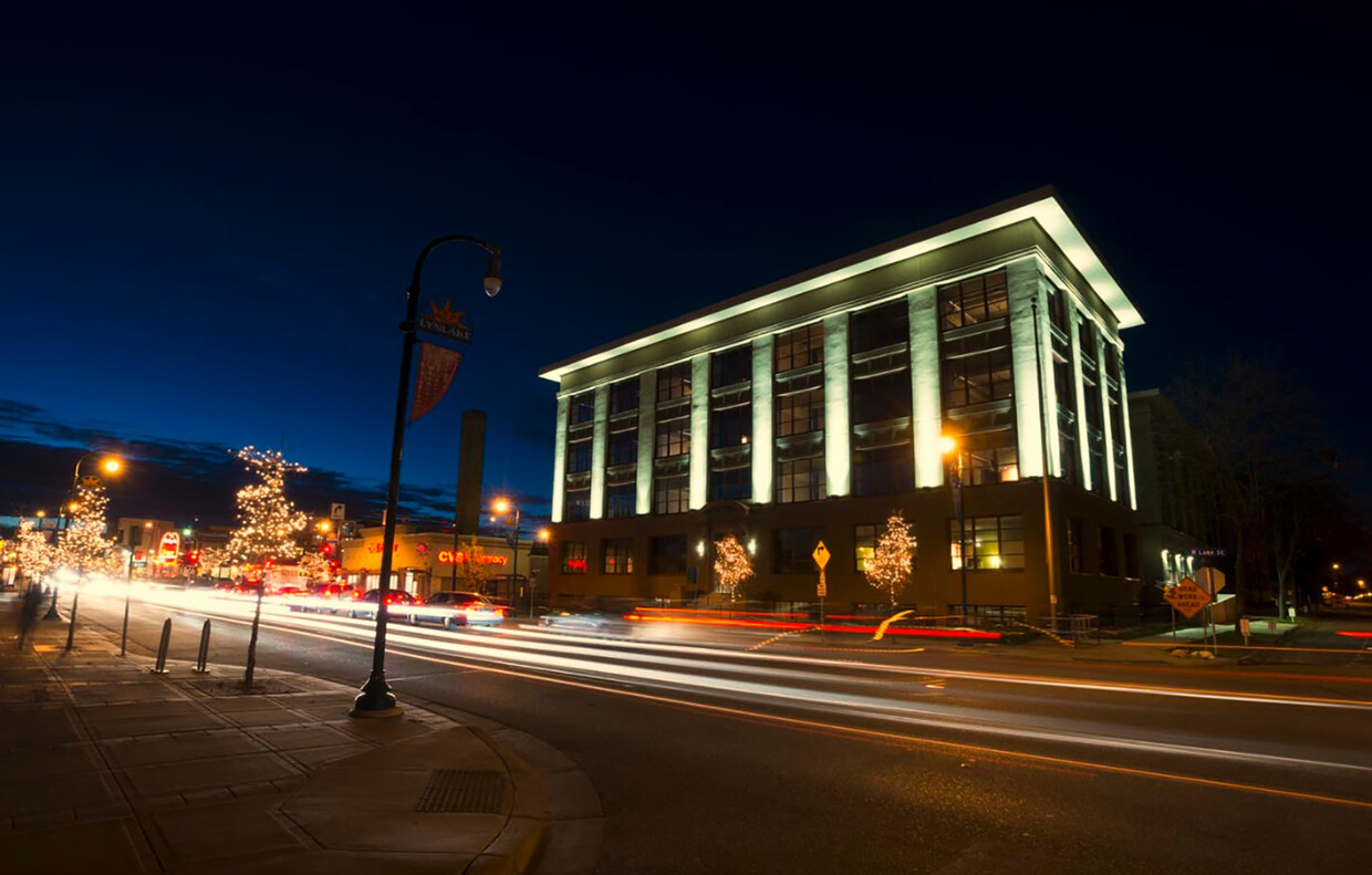 Primary Photo - Buzza Lofts of Uptown