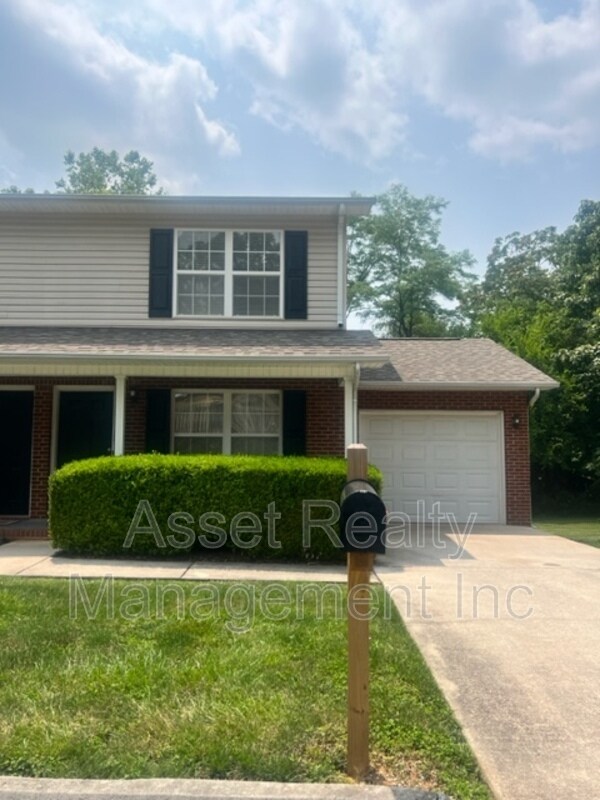 Foto del edificio - 11011 Woody Dr