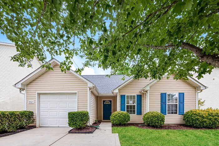 Primary Photo - Charming 3 Bedroom Charlotte Home