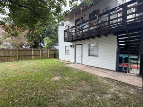 Building Photo - 4827 Pine Ave