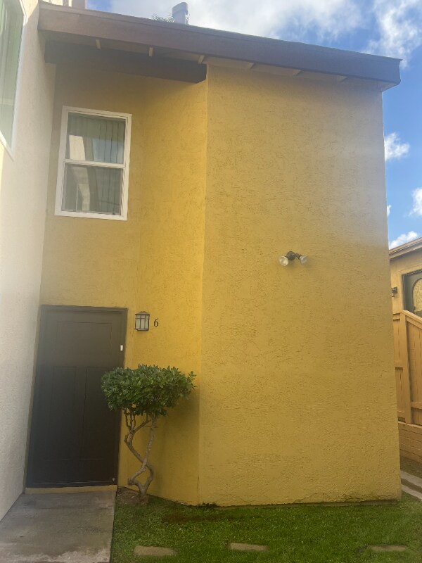Building Photo - 5765 Lauretta St