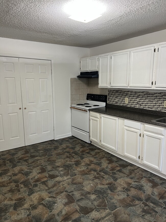 Building Photo - 412 Timmy Ln