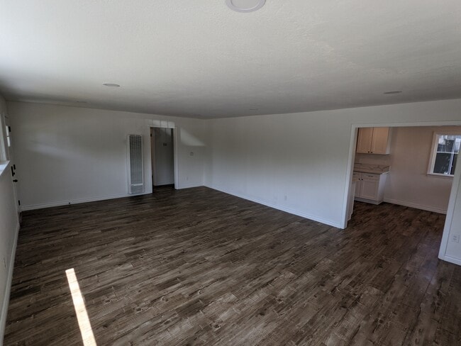 Building Photo - 55 S Center St