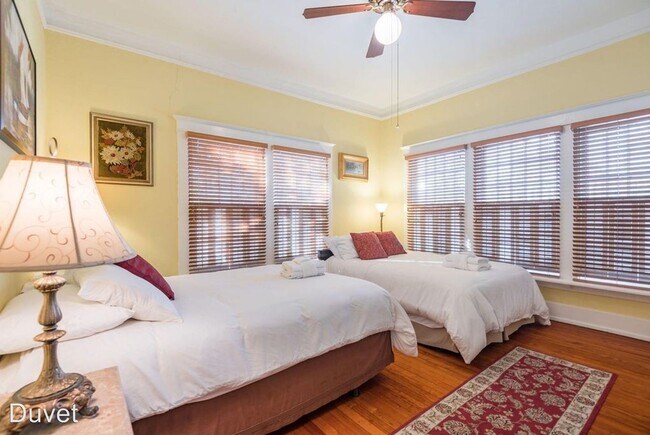 Building Photo - 5 br, 2.5 bath House - 16 Halsey Street