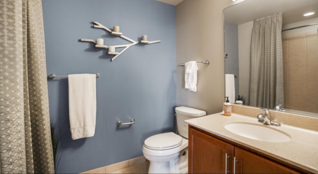 Building Photo - 557 W Kinzie St