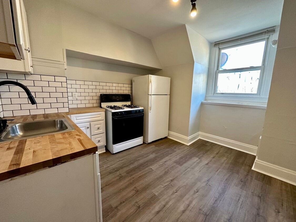 Primary Photo - 201 Lincoln Ave