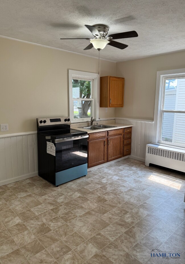 Foto del edificio - 144-146 Madison St