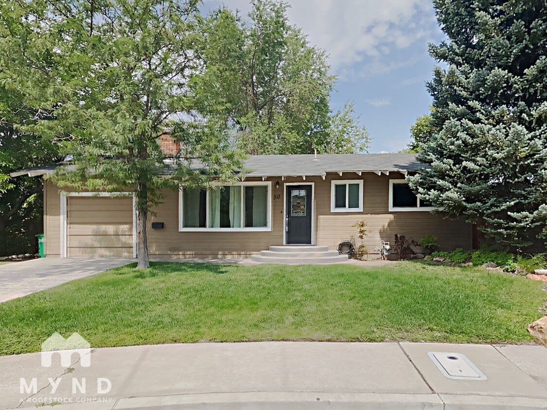 Primary Photo - 90 Sally Pl