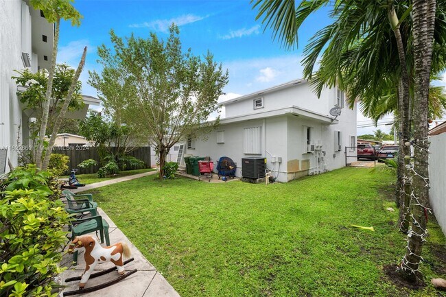 Foto del edificio - 220 NW 48th Ct
