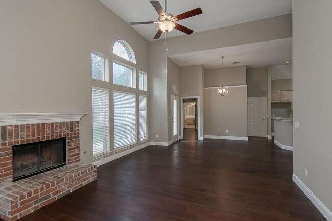 Foto del edificio - 212 Sparrow Hawk Dr