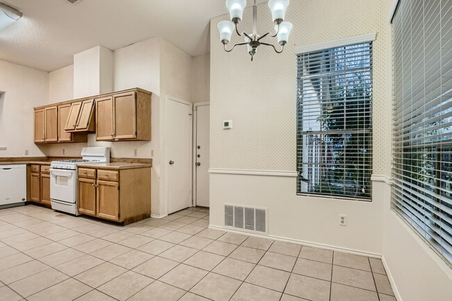 Foto del edificio - Beautiful 3/2 on Greenbelt (Inquire for Av...