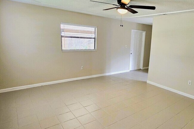 Building Photo - 434 Clemson Dr