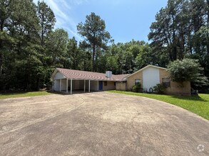 Building Photo - 225 Bluebird Ln