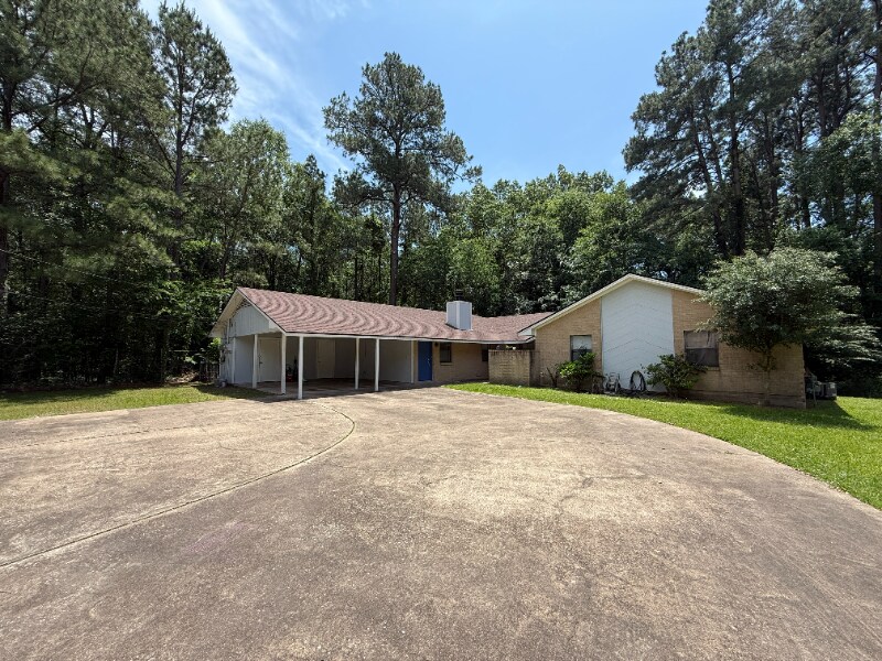 Foto principal - 225 Bluebird Ln