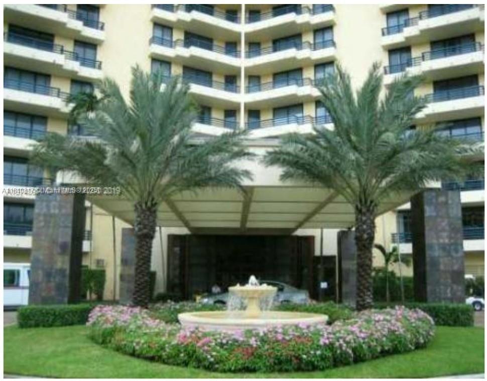 Foto principal - 3300 NE 192 St