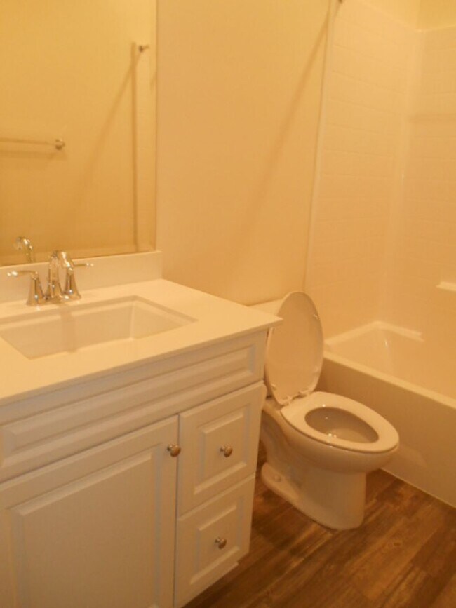 Building Photo - Located in Desirable Downey - 4 bedroom 3 ...