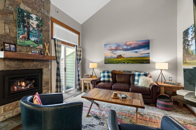 Foto del edificio - 1750 E Lakeshore Dr