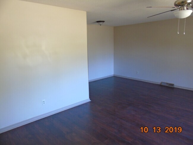 Building Photo - 221 S High St