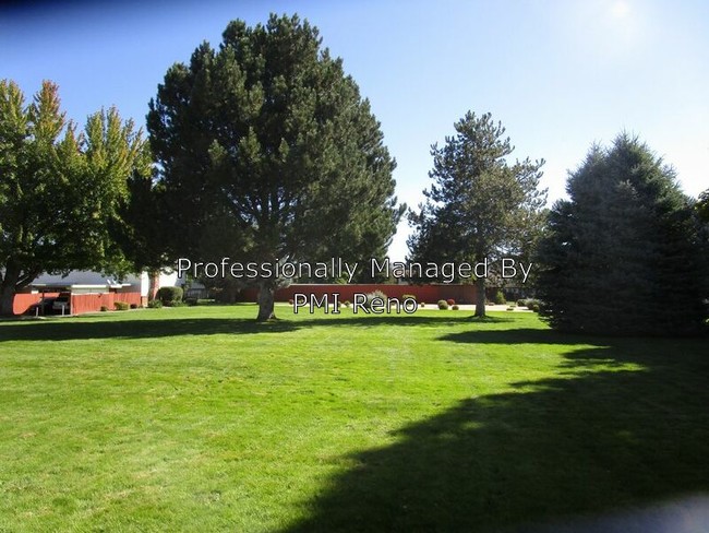 Building Photo - 184 Smithridge Park