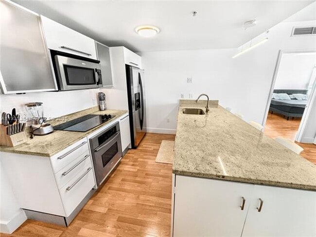 Foto del edificio - 185 SW 7th St