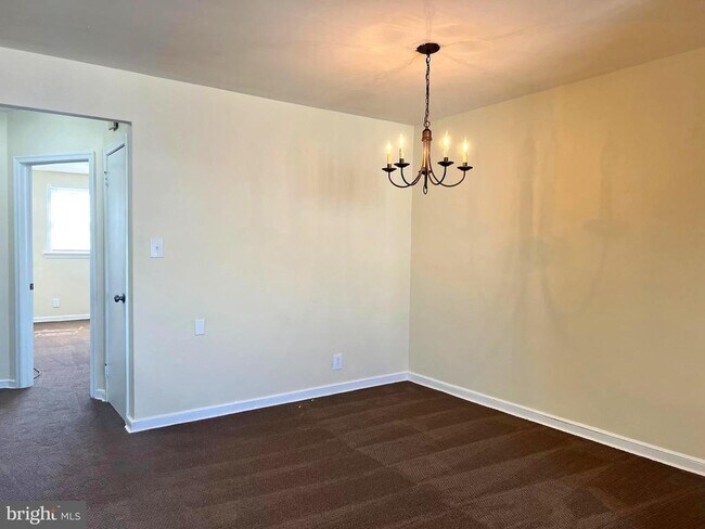 Foto del edificio - 8320 Pickering Ave