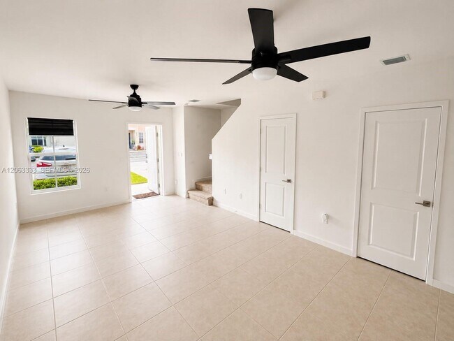 Foto del edificio - 460 NE 4th Ln