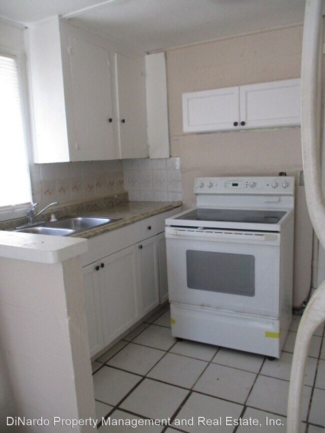 Building Photo - 2 br, 1 bath House - 1014 S. Clara Ave