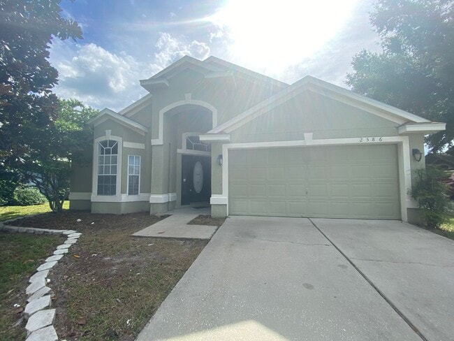 Building Photo - Ready to Move in!! Must See! Lake Mary Com...