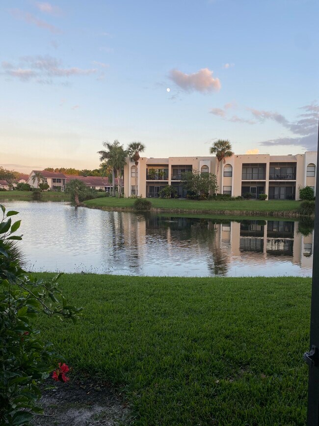 3320 Olympic Dr Unit 125, Naples, FL 34105 Condo for Rent in Naples